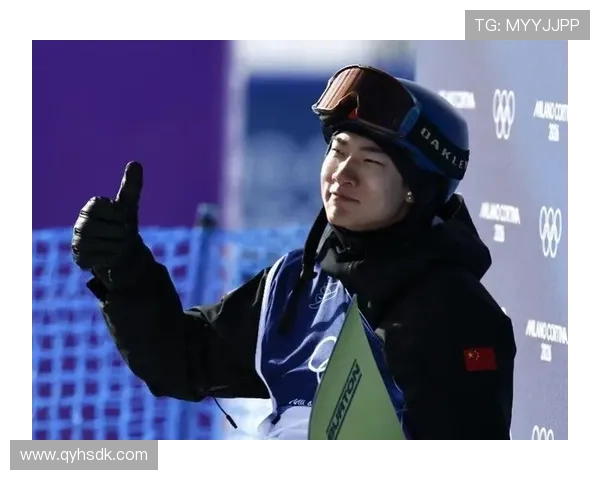 苏翊鸣完美三跳斩获中国首金